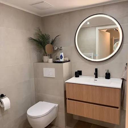 Stylish Apartment, Balcony, Schlossberg View Daire