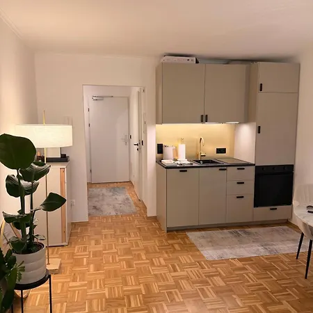 Stylish Apartment, Balcony, Schlossberg View Daire *